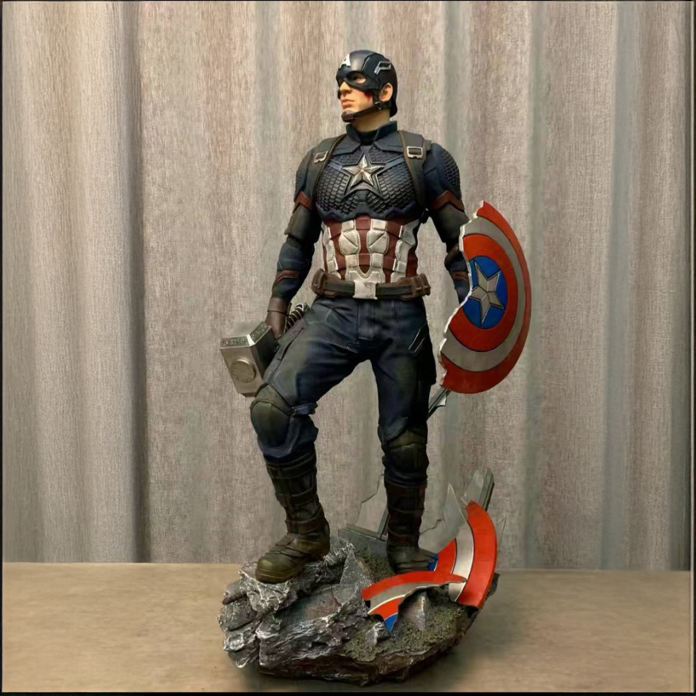 Captain America Statue Marvel Model Hammer & Shield | 40Cm