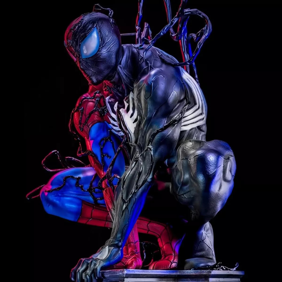 Symbiotic Spider-Man Venom Figure LED | 40Cm