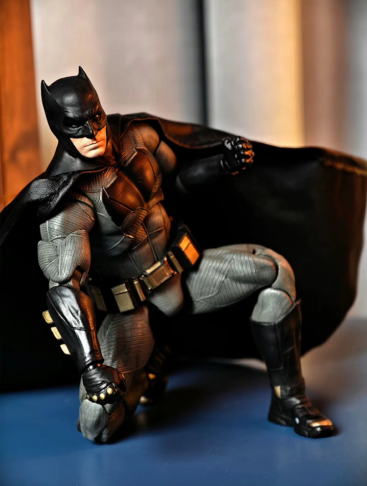 FondJoy DC -BVS Light armor big Batman (Deluxe Edition) 1/9 scale Action Figure